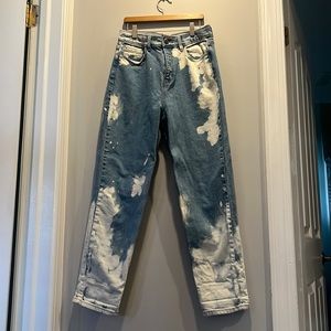 Bleach wash mom jeans